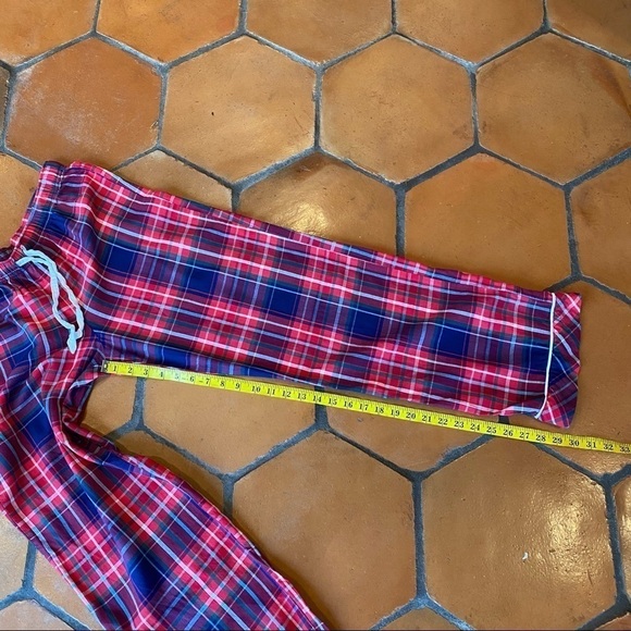 VICTORIAS SECRET Embroidered Red PLAID Pajamas 2PC~TOP BOTTOMS PANTS~Medium M - Picture 7 of 7